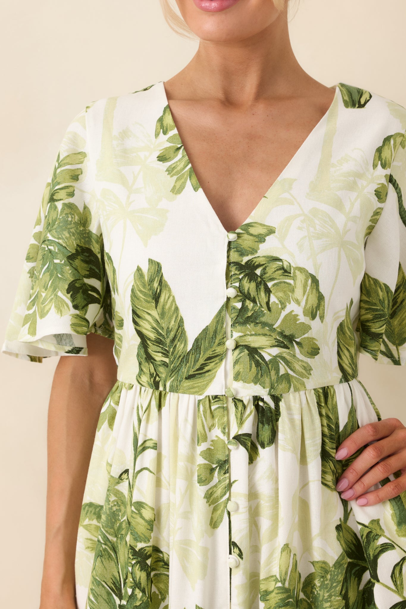Under Swaying Palms Ivory & Green Tropical Flutter Maxi Dress - gazingly