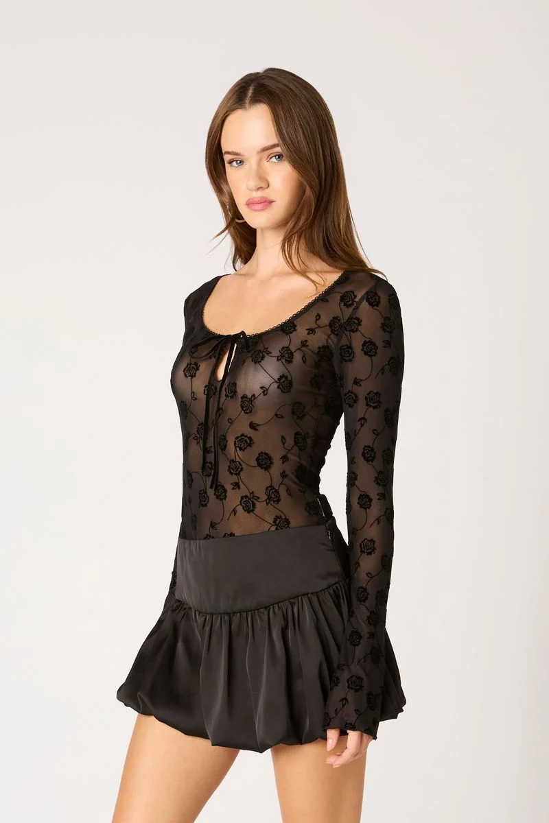 Flocked Velvet Mesh Top - guttulla