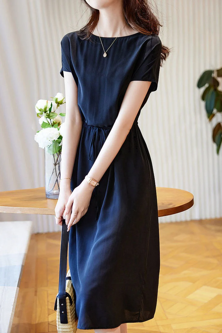 Minimalist elegant boat neck tie dress - gazingly