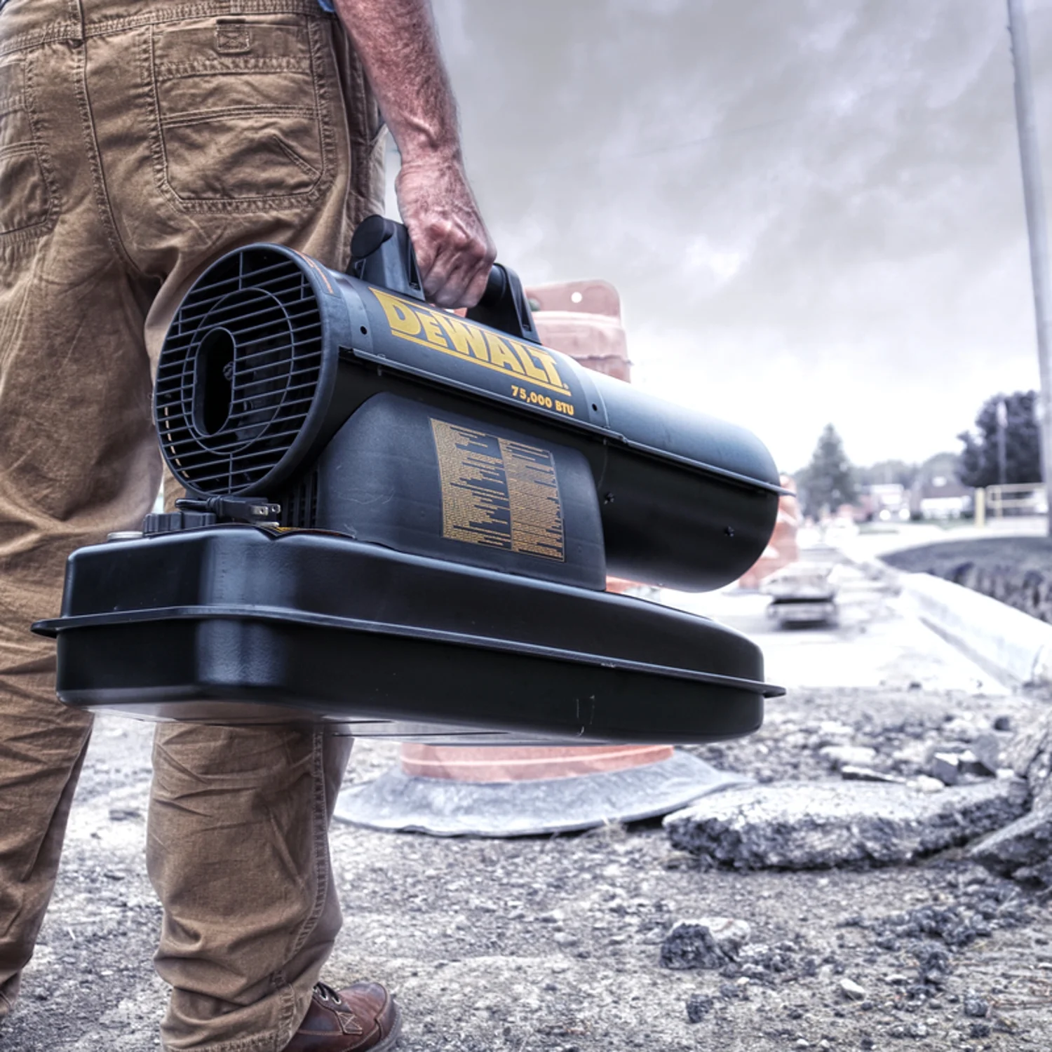 DeWalt F340761 75,000 Btu/Hr.1750 sq. ft. Forced Air Kerosene Heater