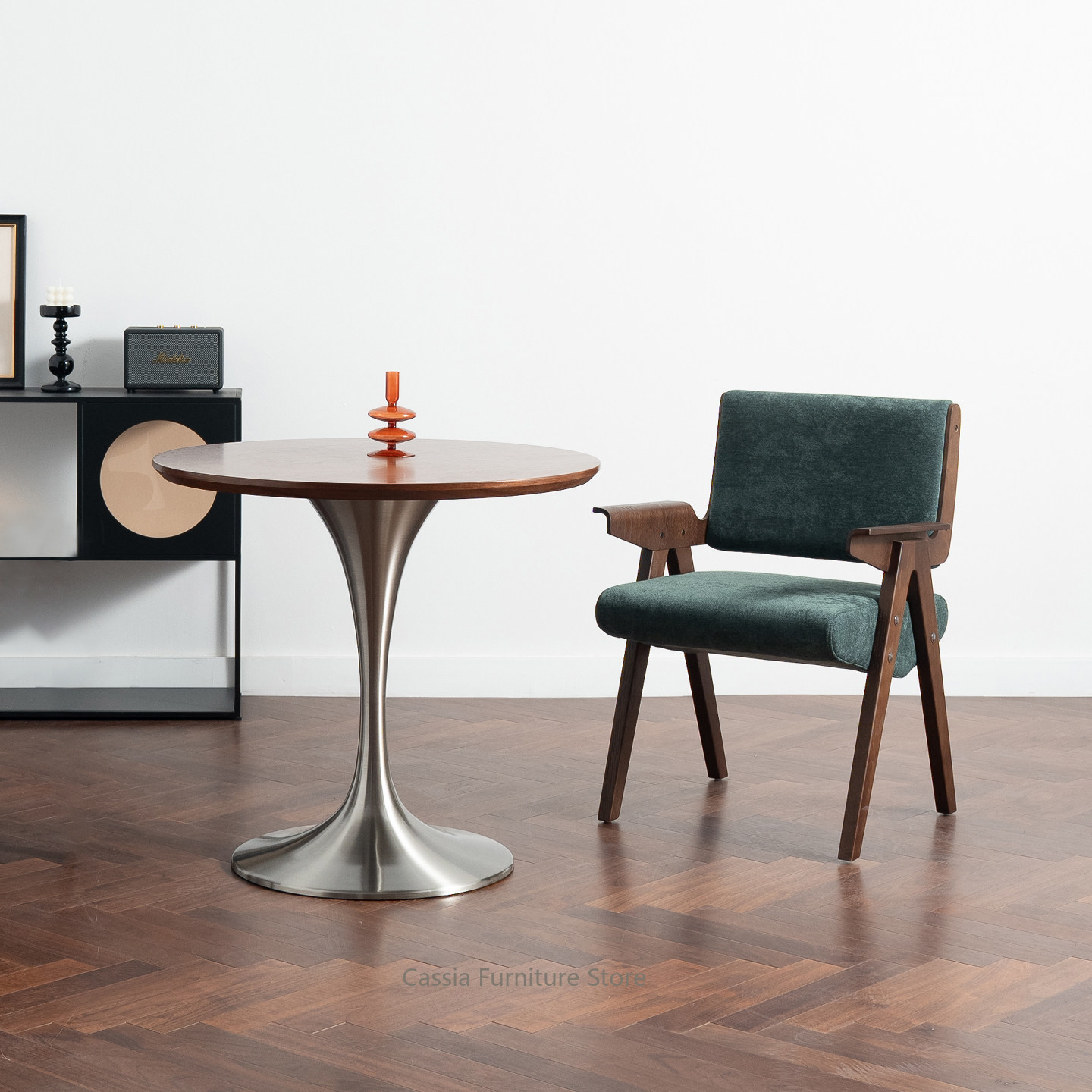 Tulip Style Round Dining Table