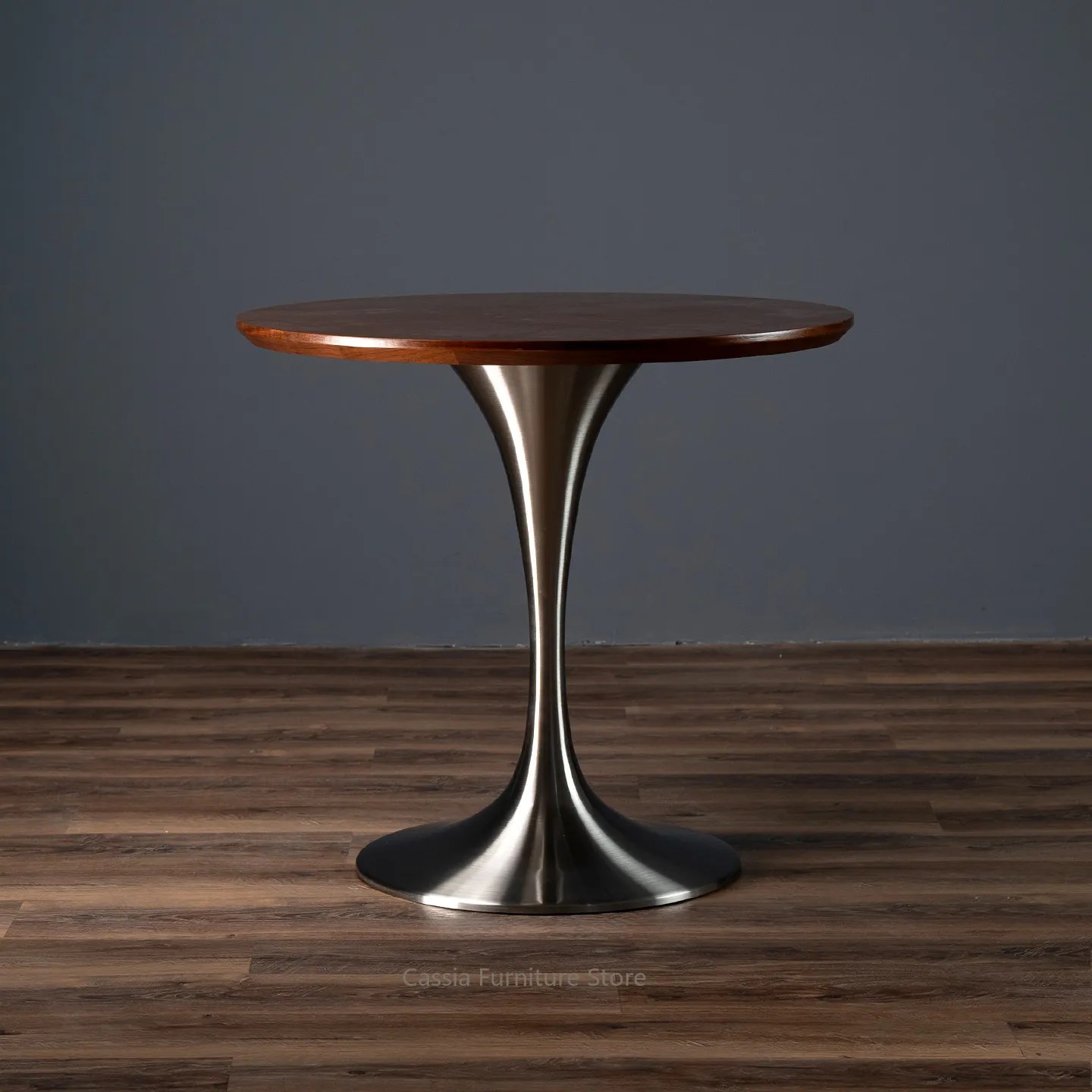 Tulip Style Round Dining Table