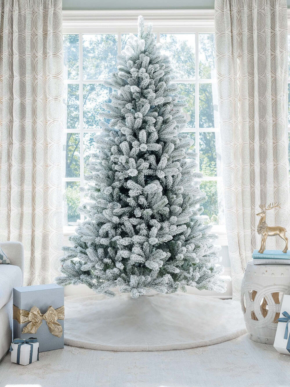 7.5' King 🎄® Artificial Christmas Tree with 800 Warm White LED Lights