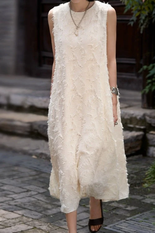 Elegant Textured Sleeveless Dress - gazingly