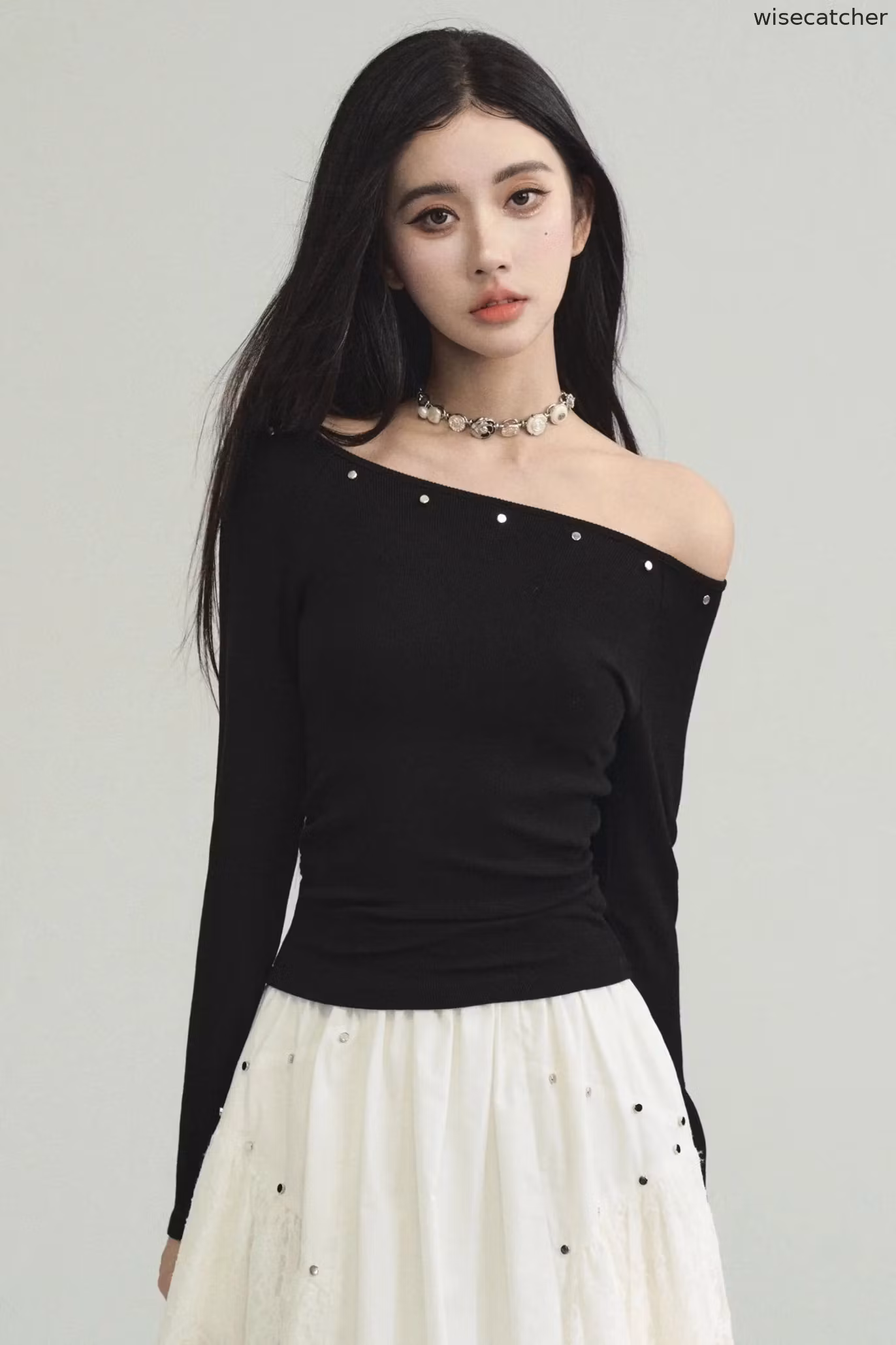 BLACK SLIM SHOULDER SKIRT SET-UP - jugjet