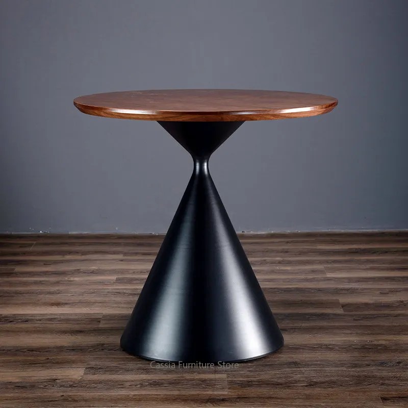 Stylish Minimalist Round Table