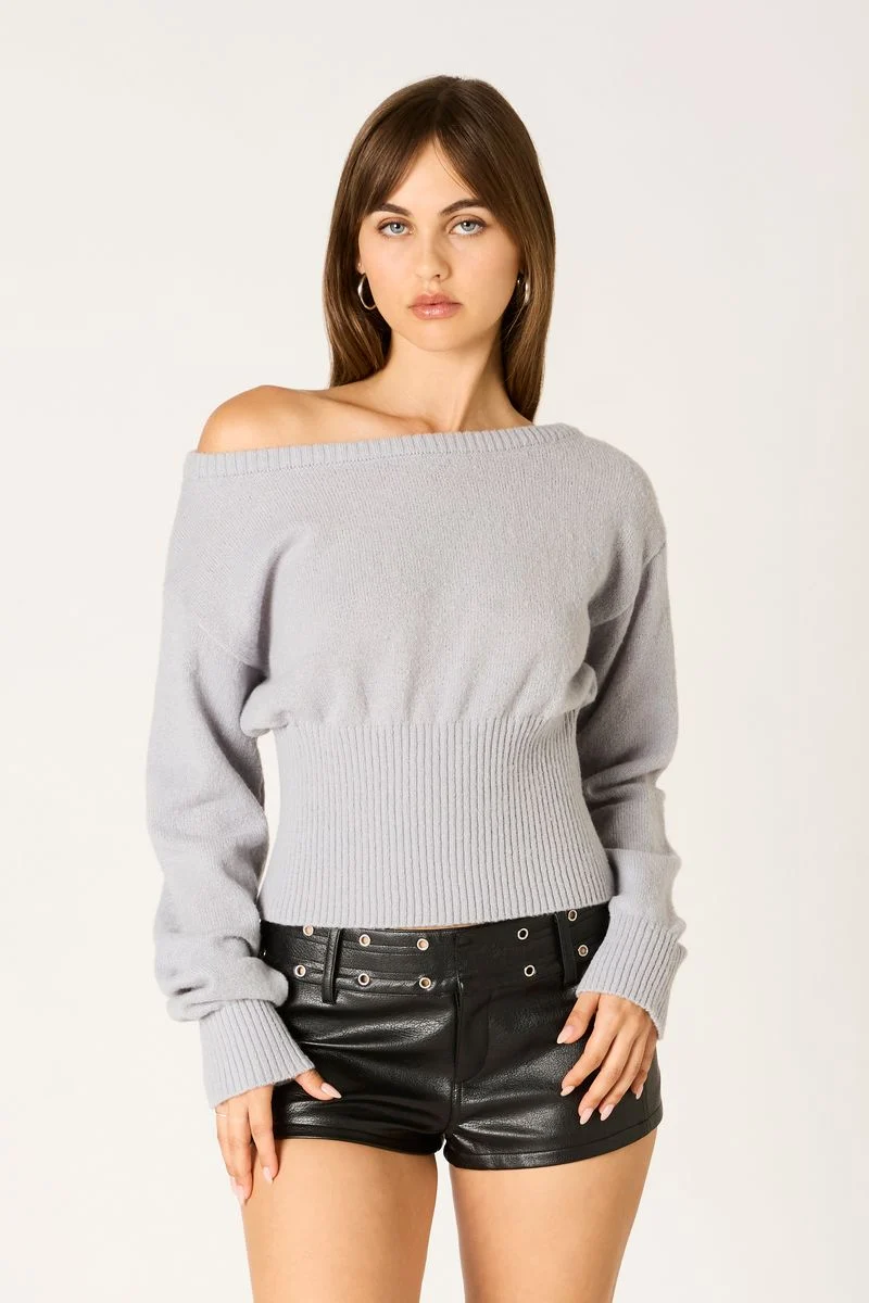 Off-Shoulder Sweater Top - guttulla