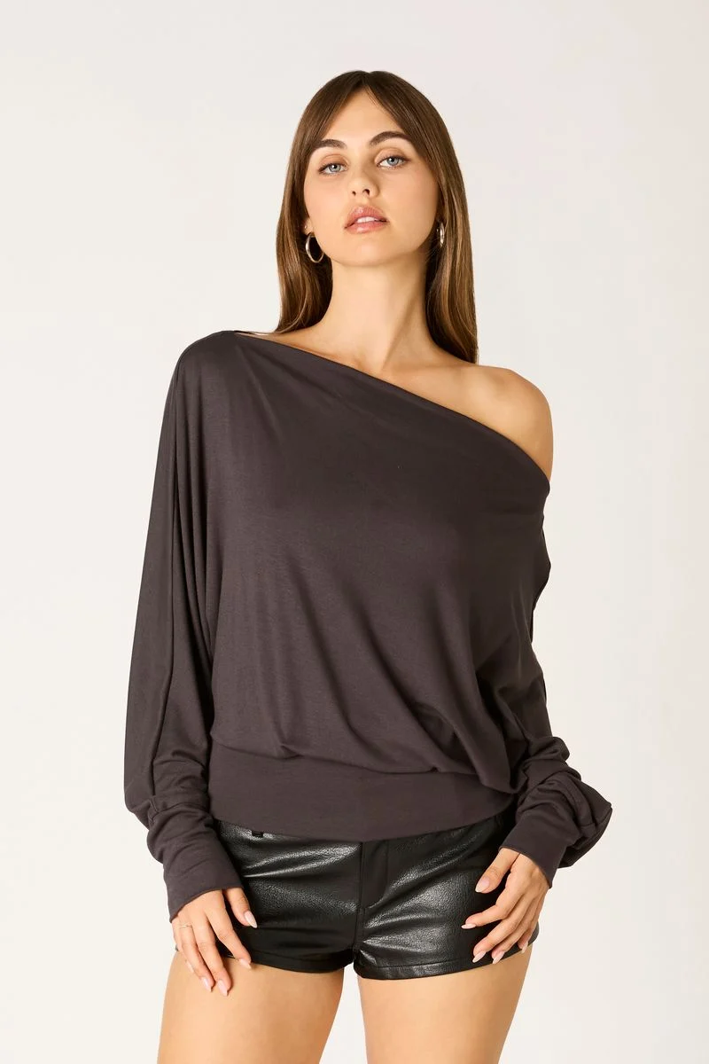Off-Shoulder Jersey Top - guttulla