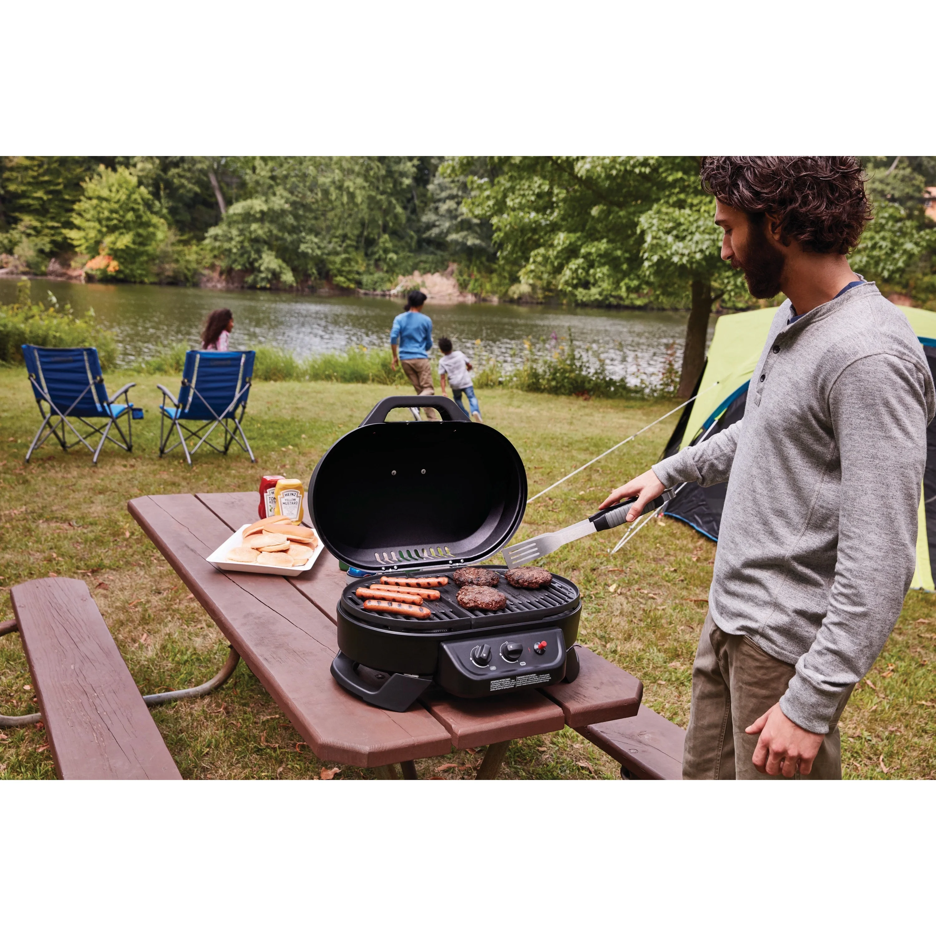 Roadtrip 225 Tabletop Propane Gas Grill, Black