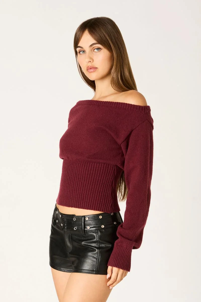 Off-Shoulder Sweater Top - guttulla