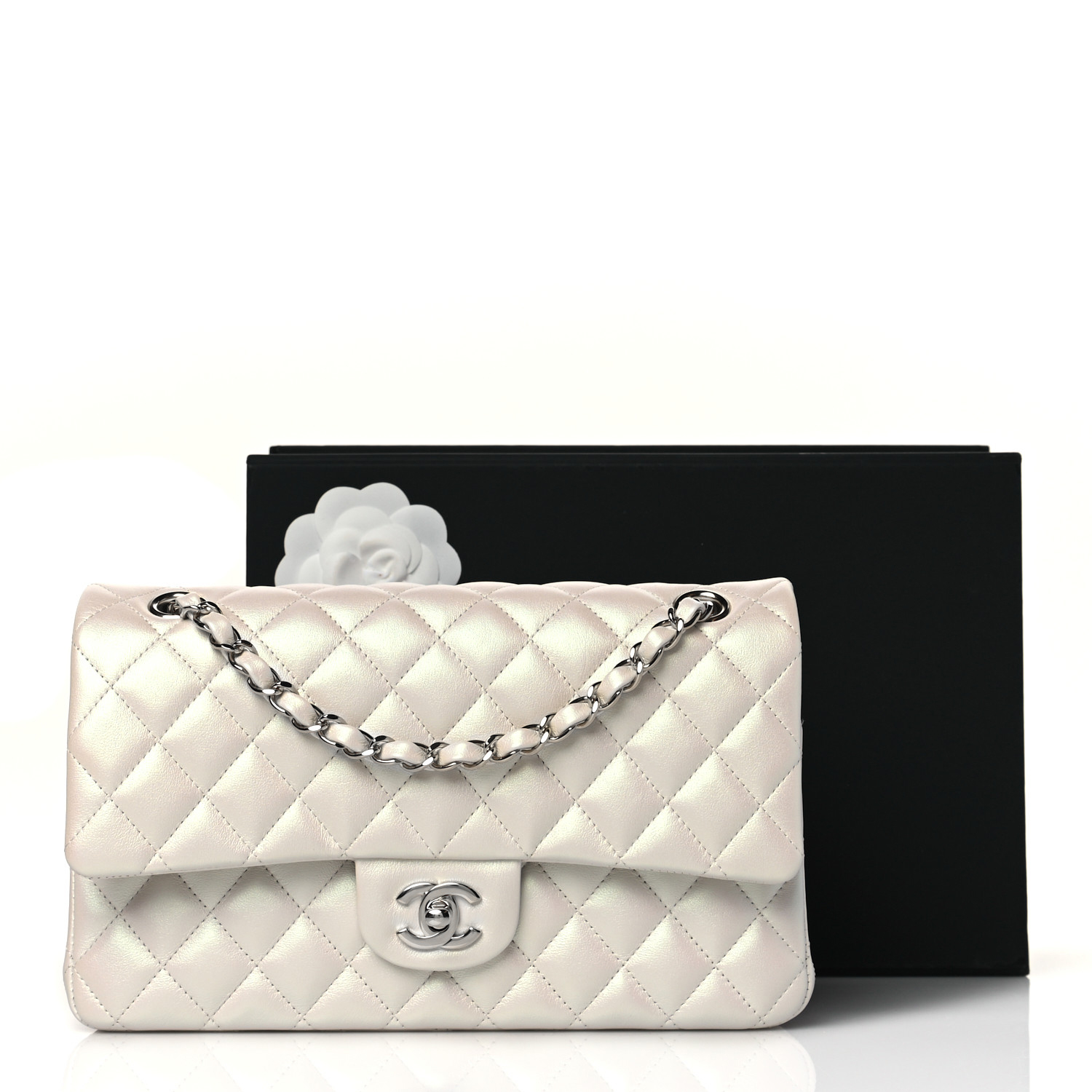 NMLambskin Quilted Medium Double Flap White