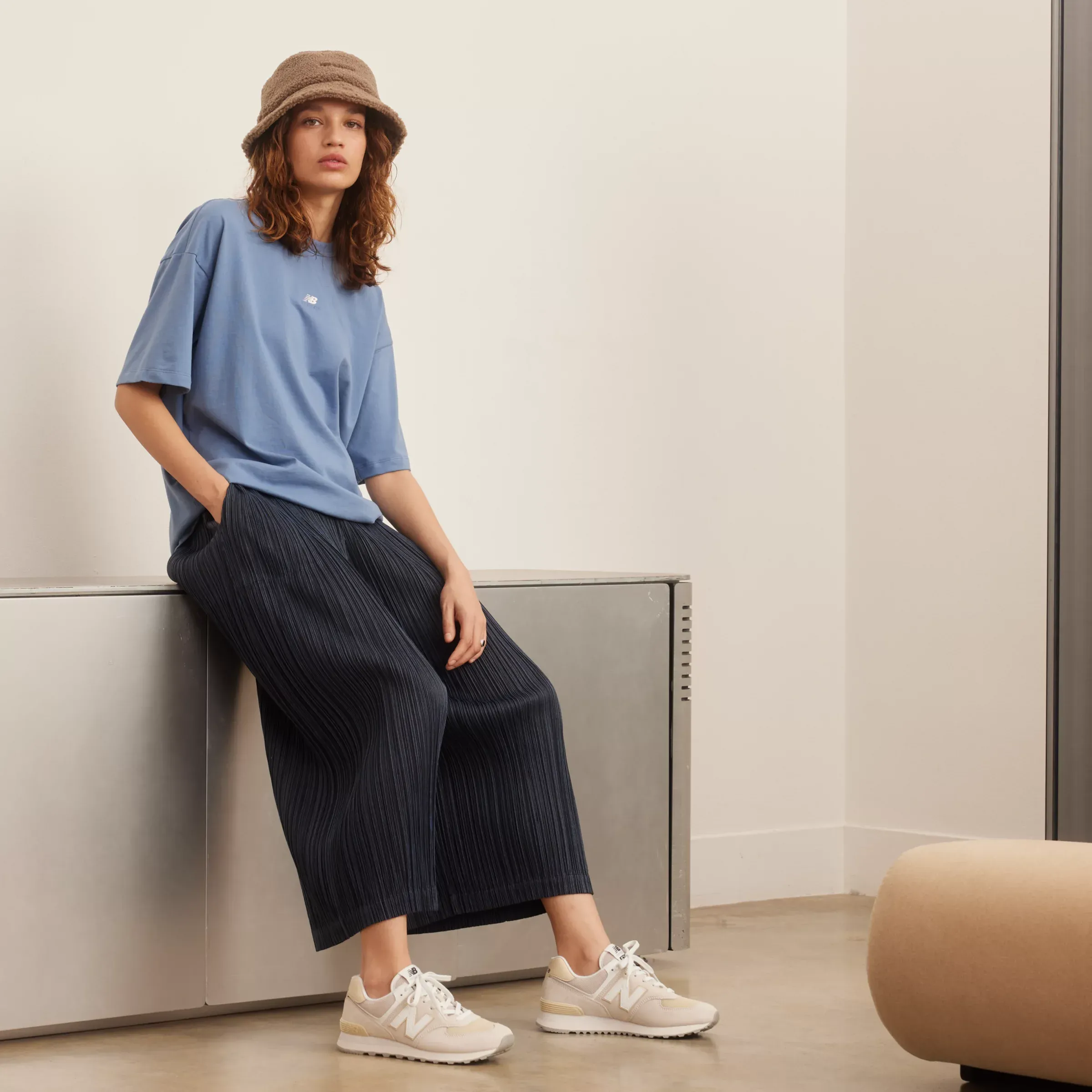 NM574 - White with Grey