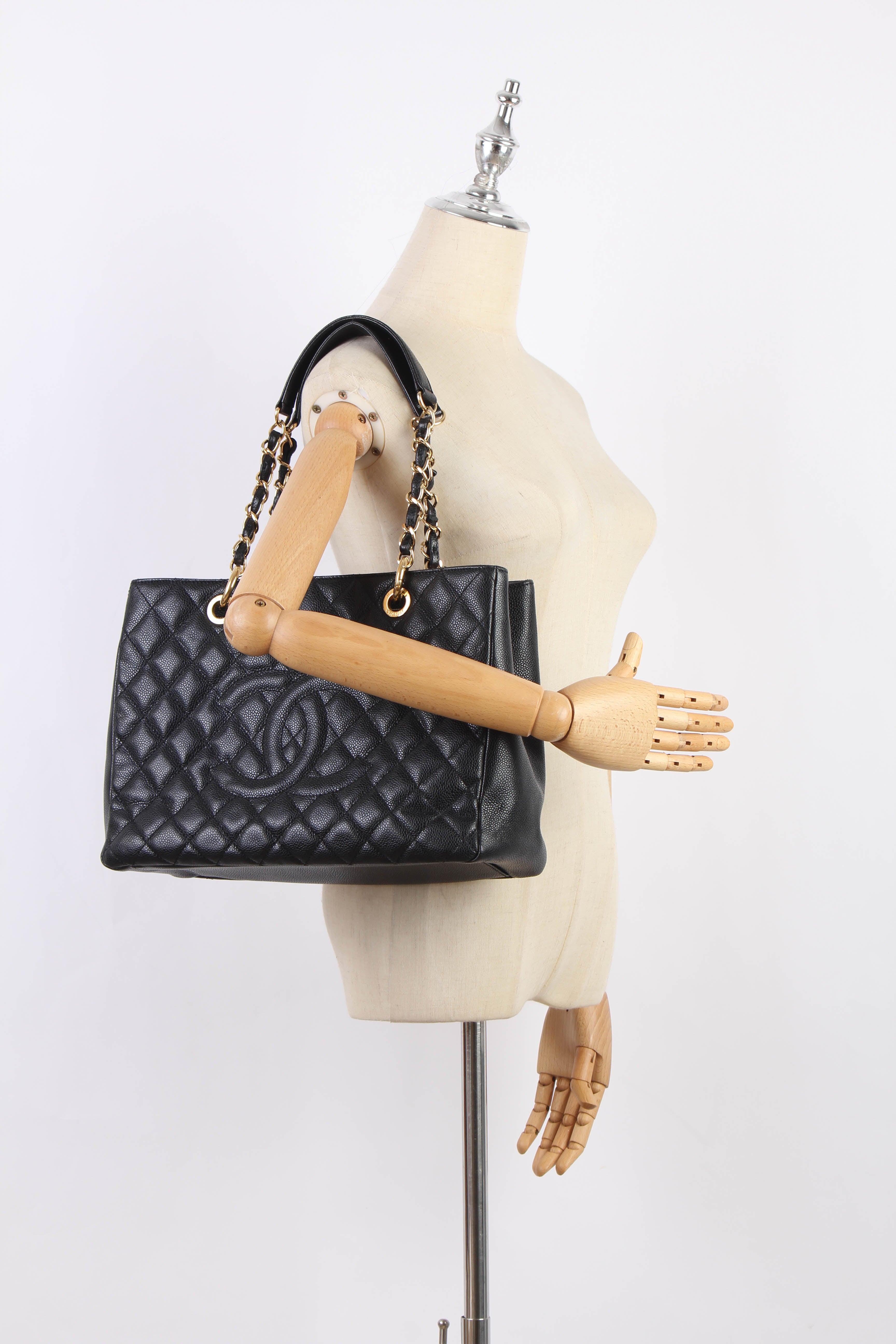 NMCaviar Quilted Grand Shopping Tote GST Black - Gold chain