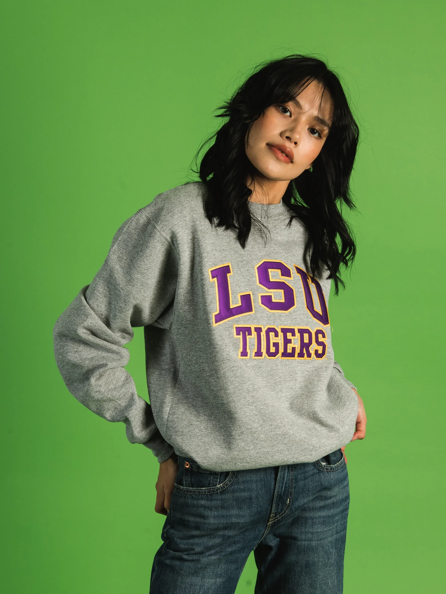 NMCHAMPION LSU CREWNECK