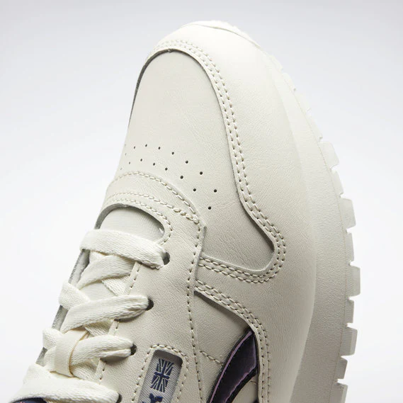 NMReebok Women's Classic Leather Shoes - Chalk / Batik Blue / Atomic Pink