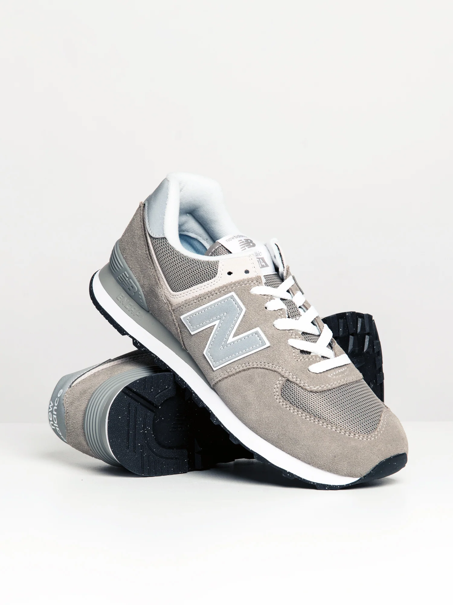 NMMENS NEW BALANCE THE 574 SNEAKER