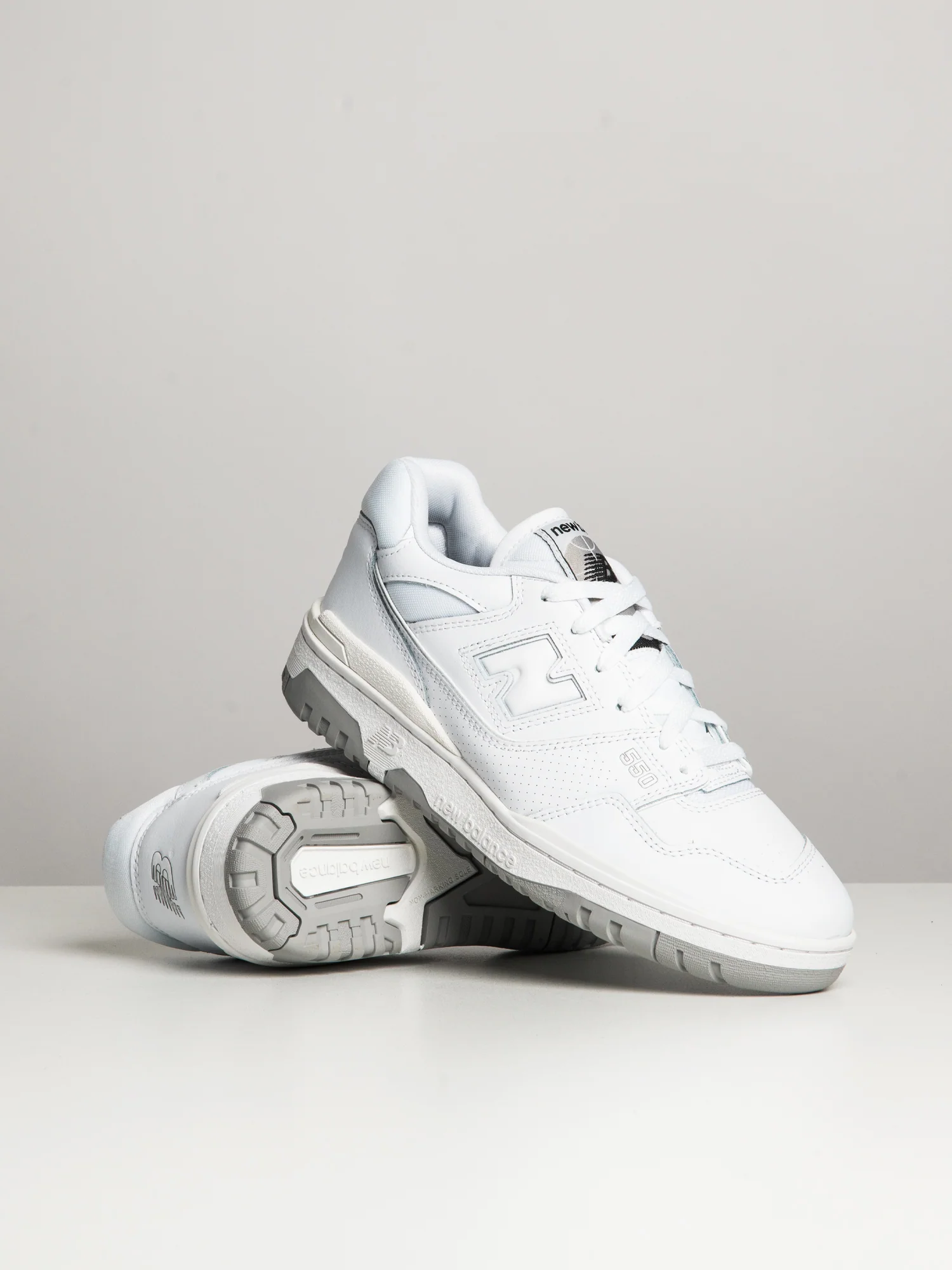 NMMENS NEW BALANCE THE 550 SNEAKER