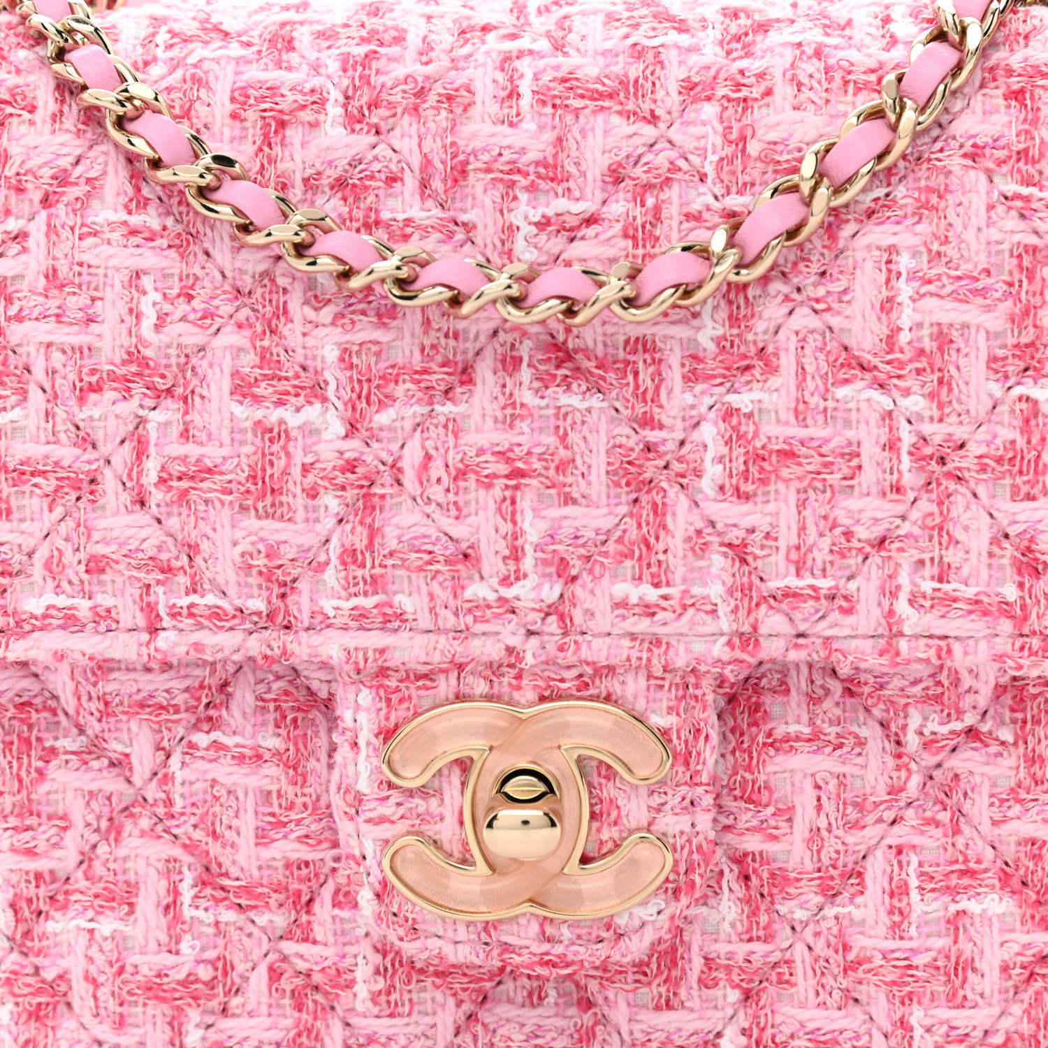 NMTweed Resin Quilted Mini Heart Square Flap Pink White