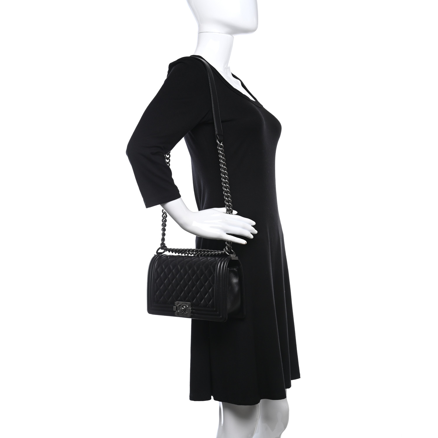 NMCaviar Quilted New Medium Boy Flap Black-gold buckle