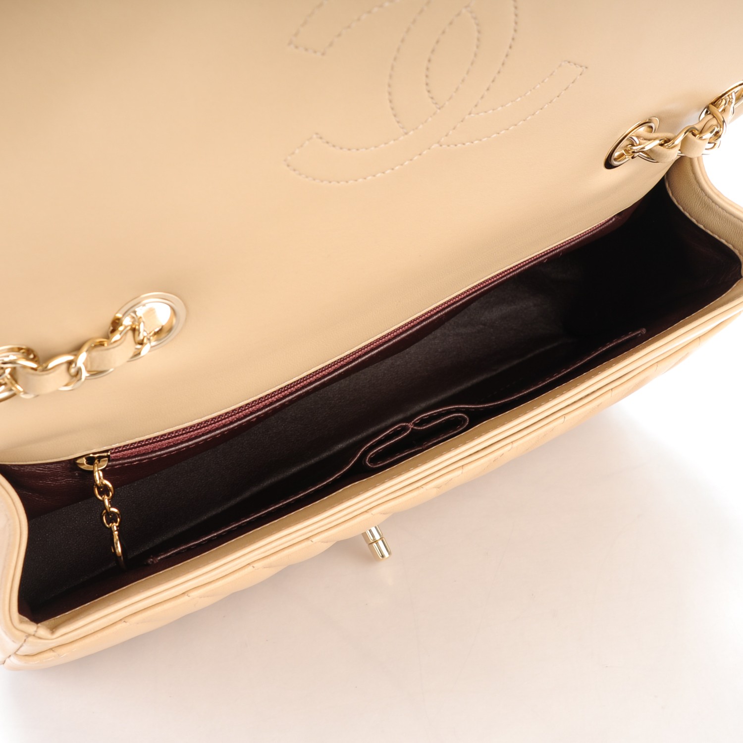 NMLambskin Medium Surpique Chevron Single Flap Light Beige