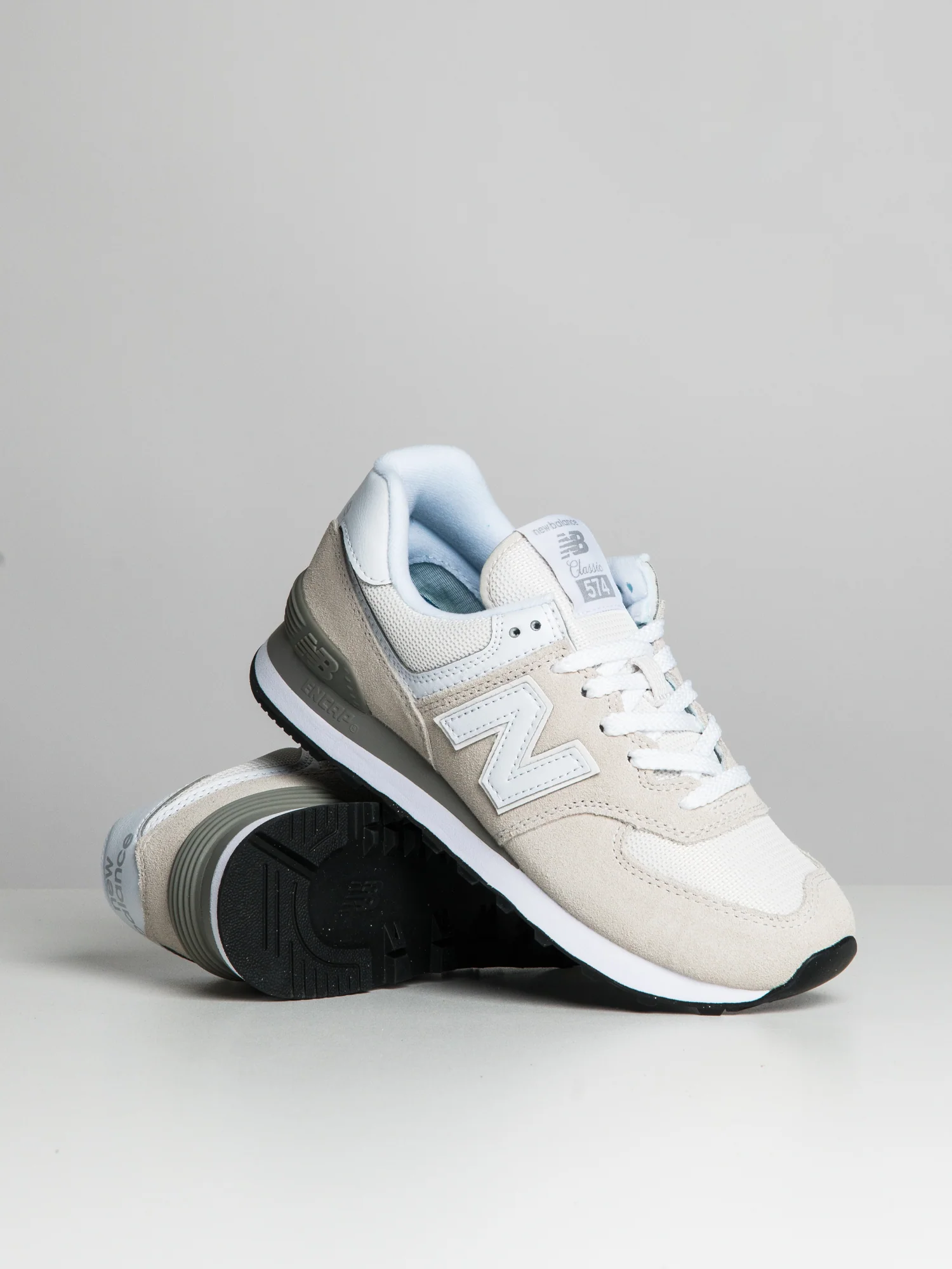 NMWOMENS NEW BALANCE THE 574 SNEAKER