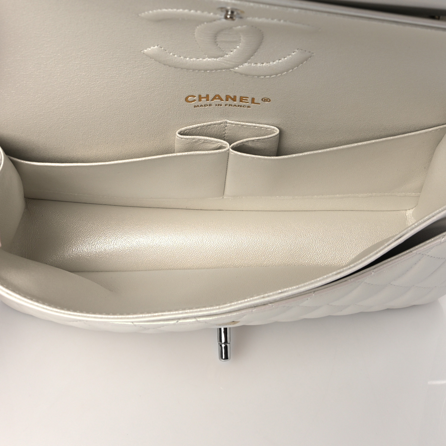 NMLambskin Quilted Medium Double Flap White