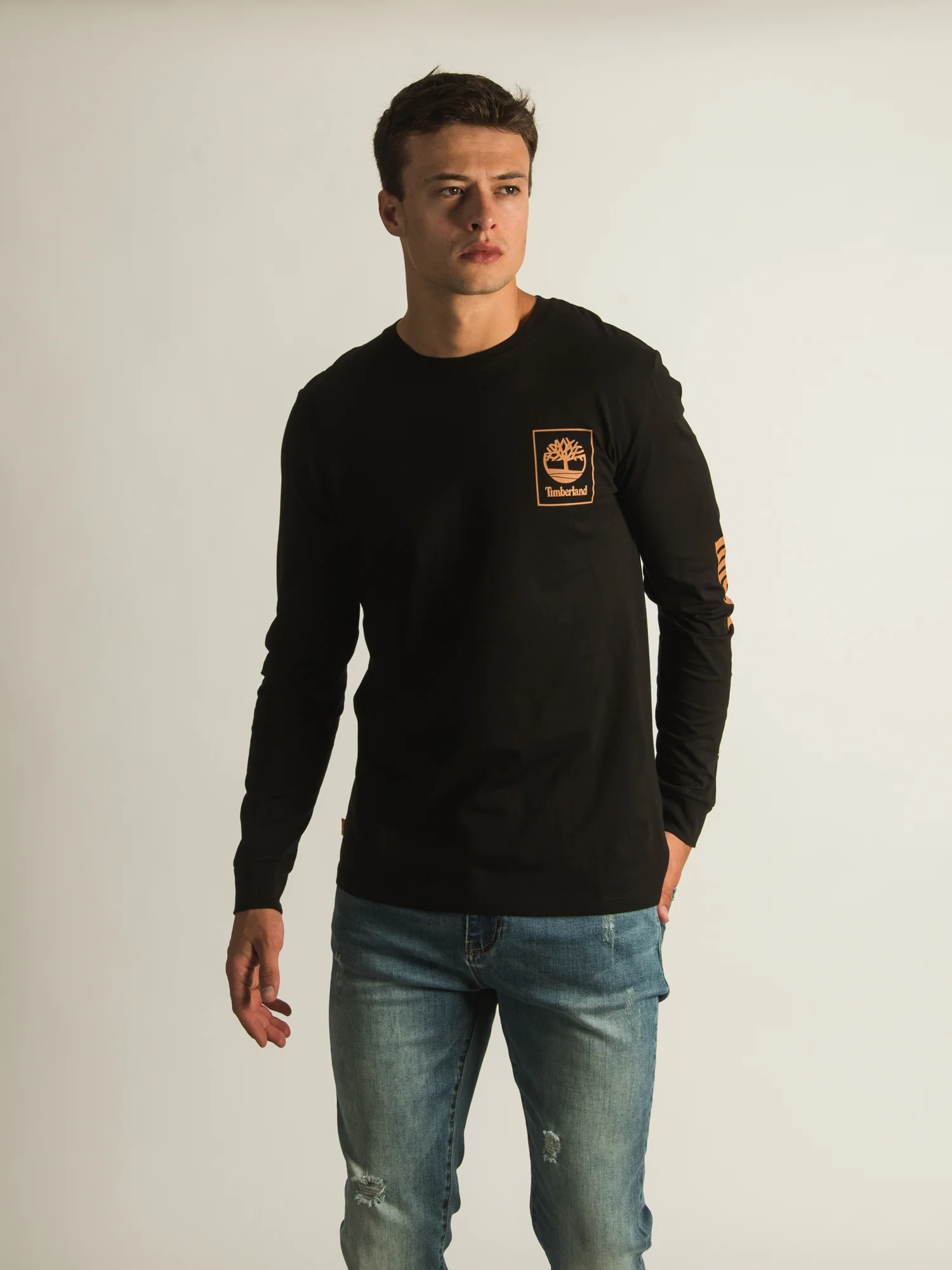 NMTIMBERLAND CHEST STACK LONG SLEEVE LOGO TEE