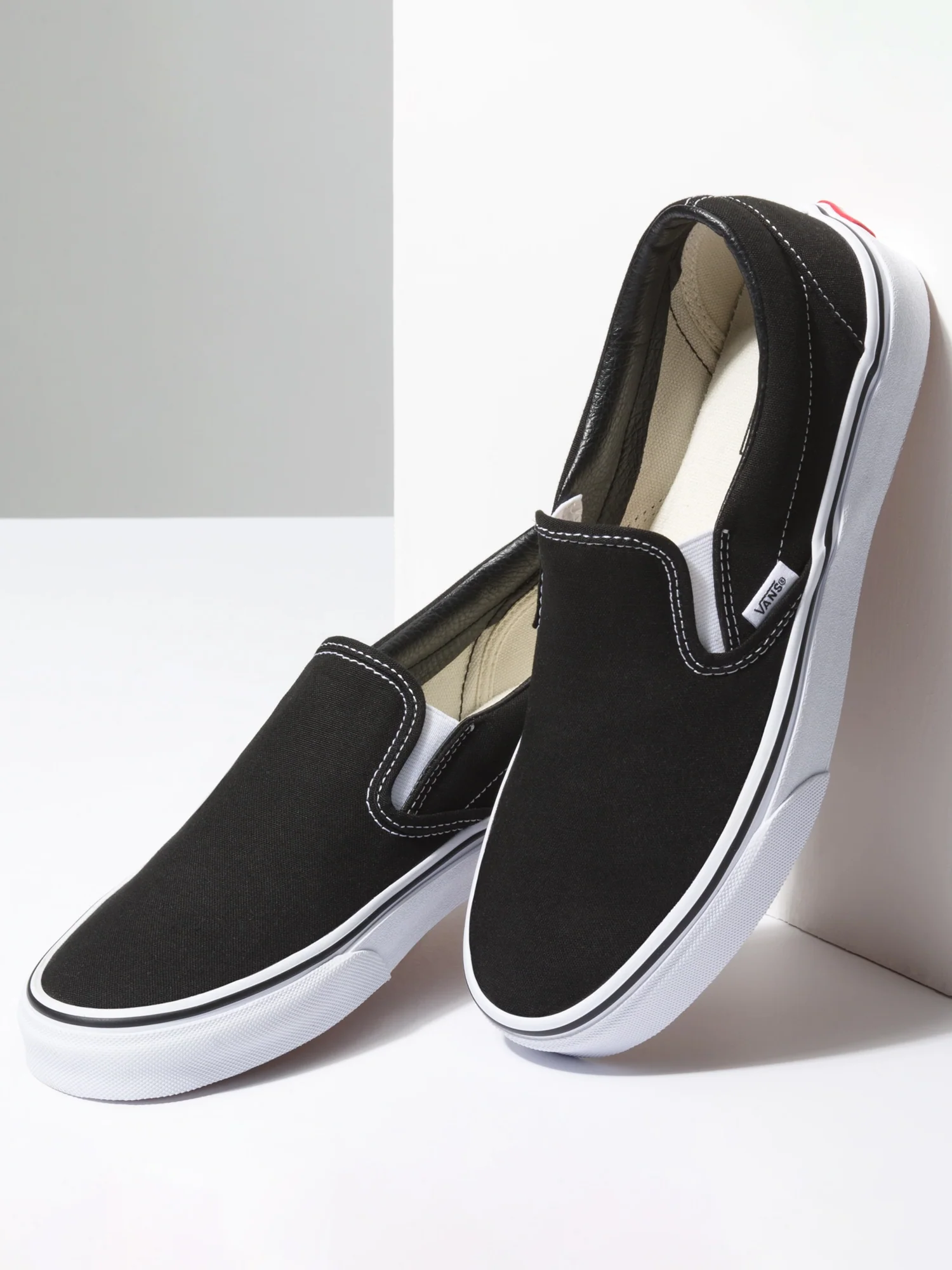 NMWOMENS VANS CLASSIC SLIP-ON CANVAS SHOES