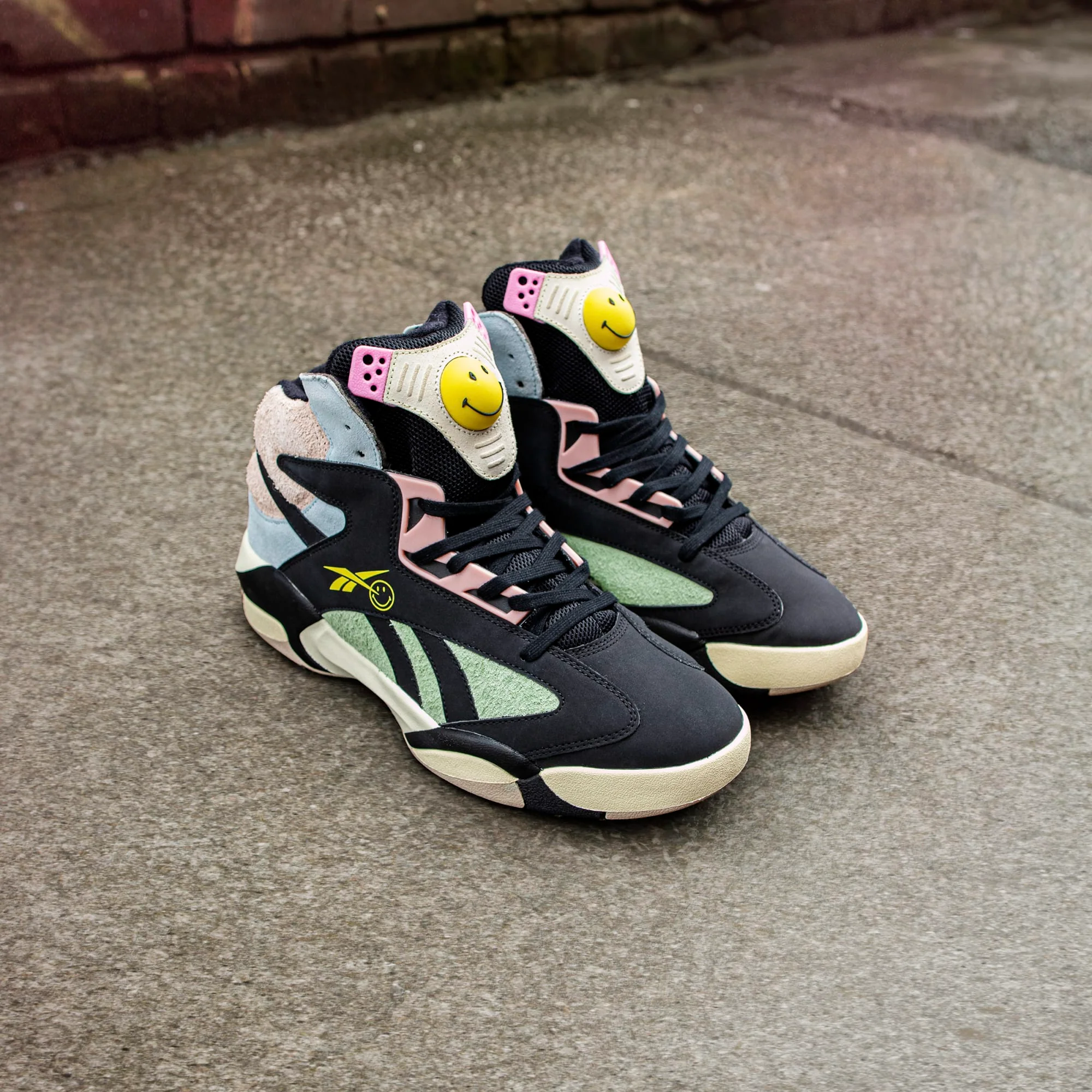 NMReebok Men's Smiley Shaq Attaq Shoes - Core Black / Dreamy Blue / Stinger Yellow