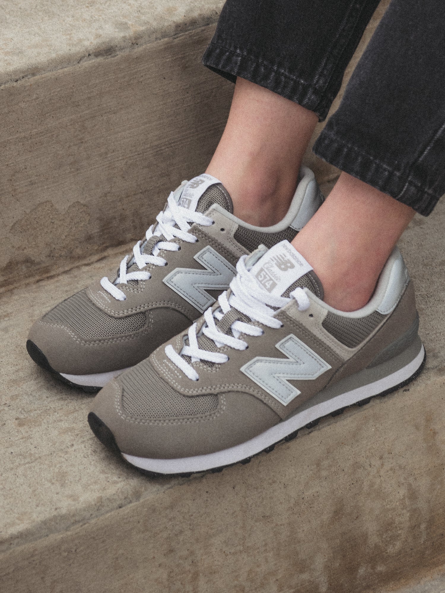 NMMENS NEW BALANCE THE 574 SNEAKER