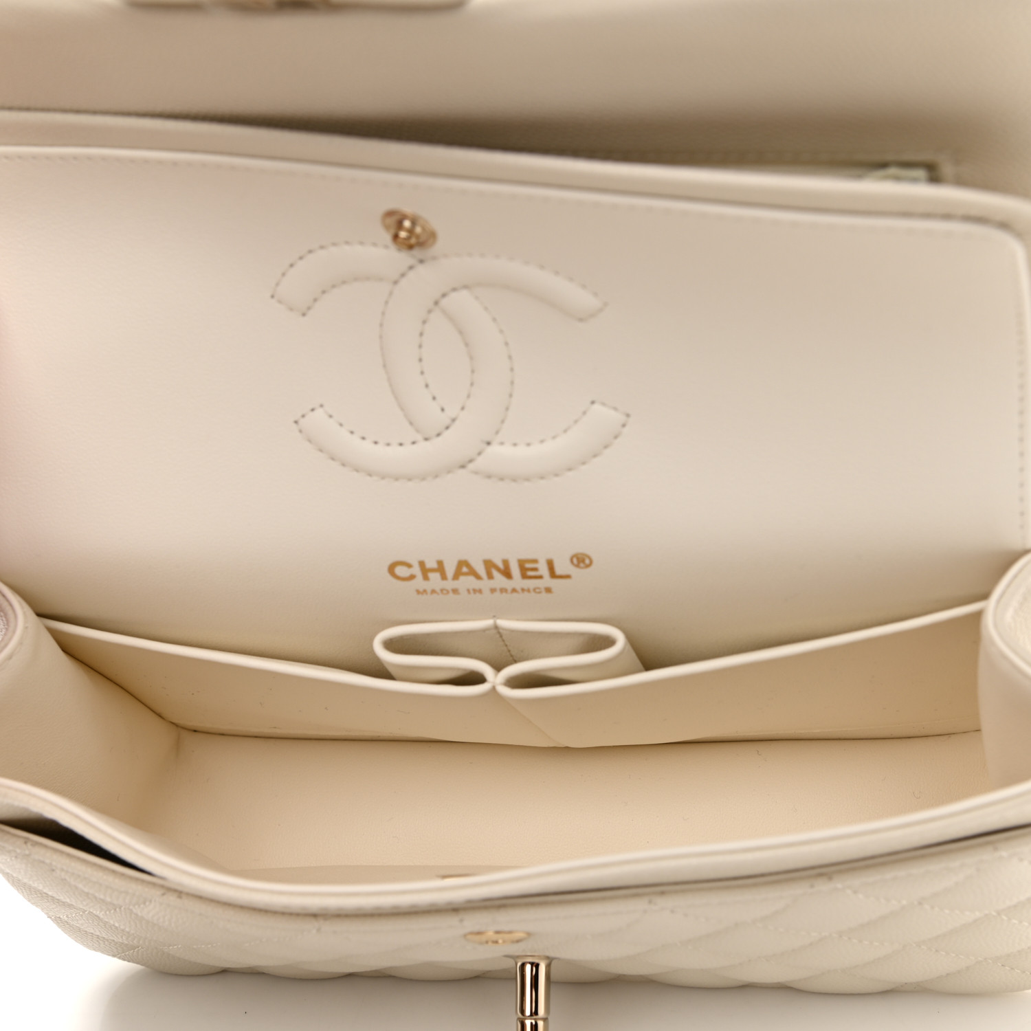 NMCaviar quilted Medium Double clamshell off-white