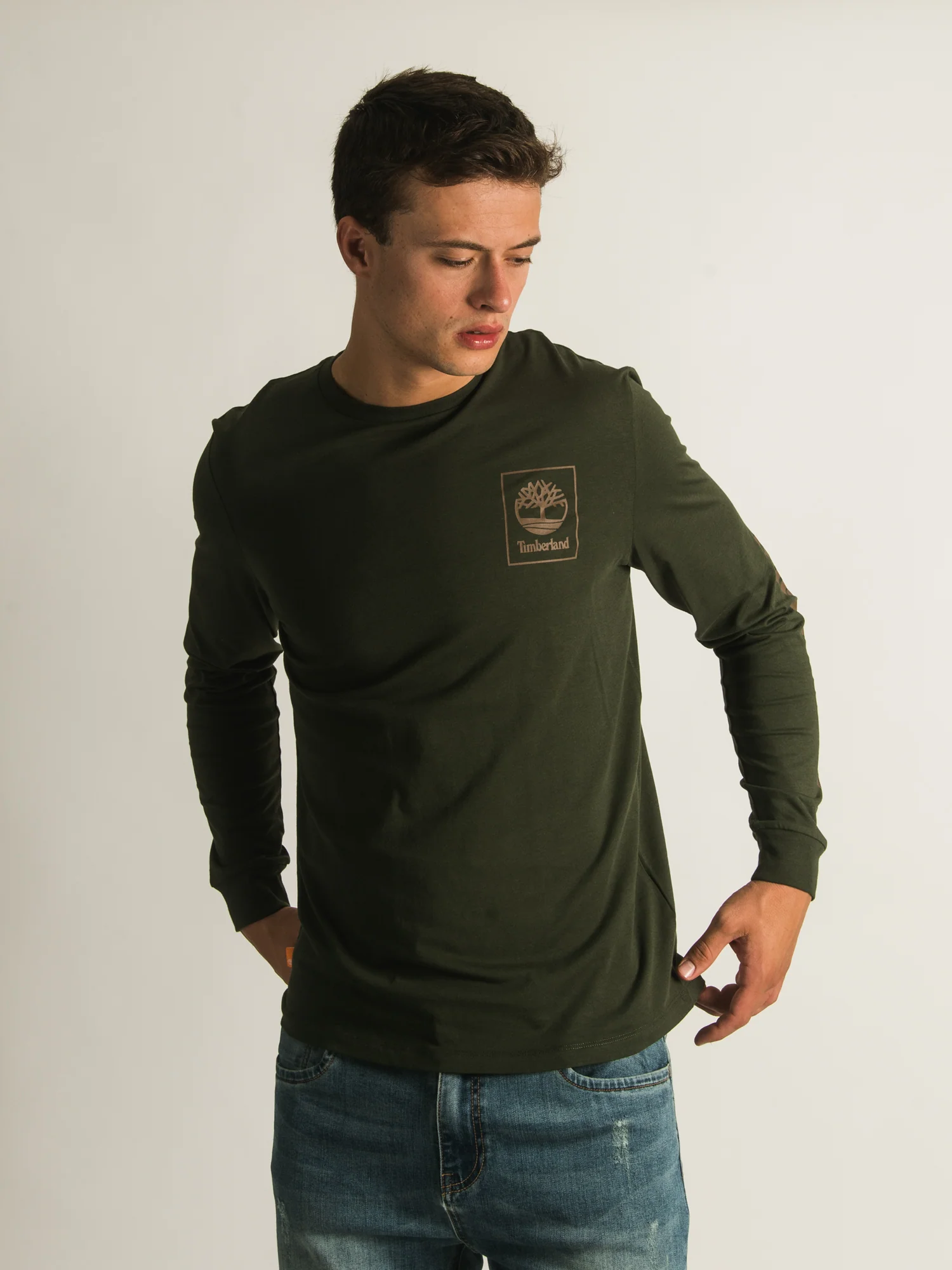 NMTIMBERLAND CHEST STACK LONG SLEEVE LOGO T-SHIRT
