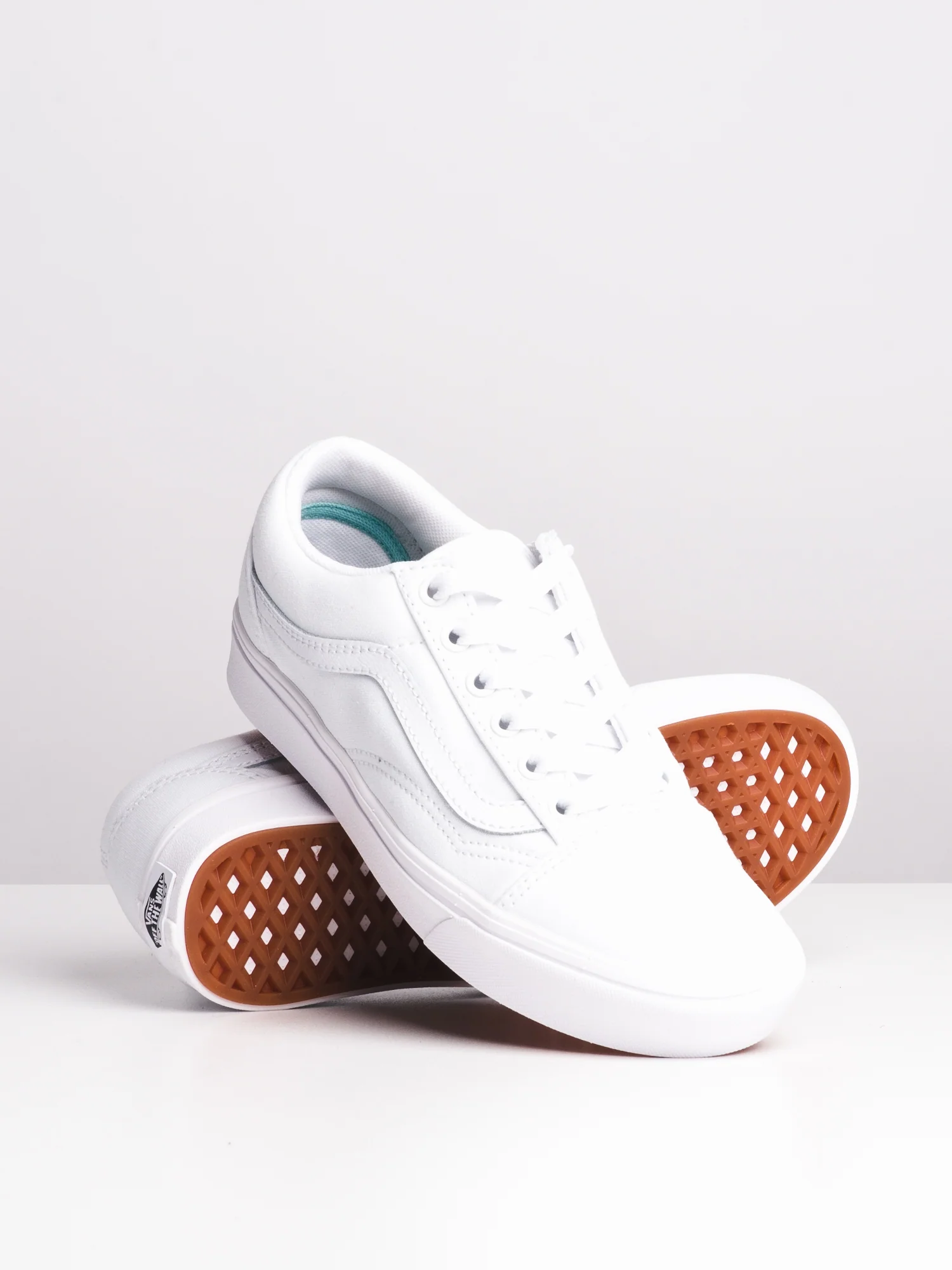 NMWOMENS VANS COMFYCUSH OLD SKOOL SNEAKER