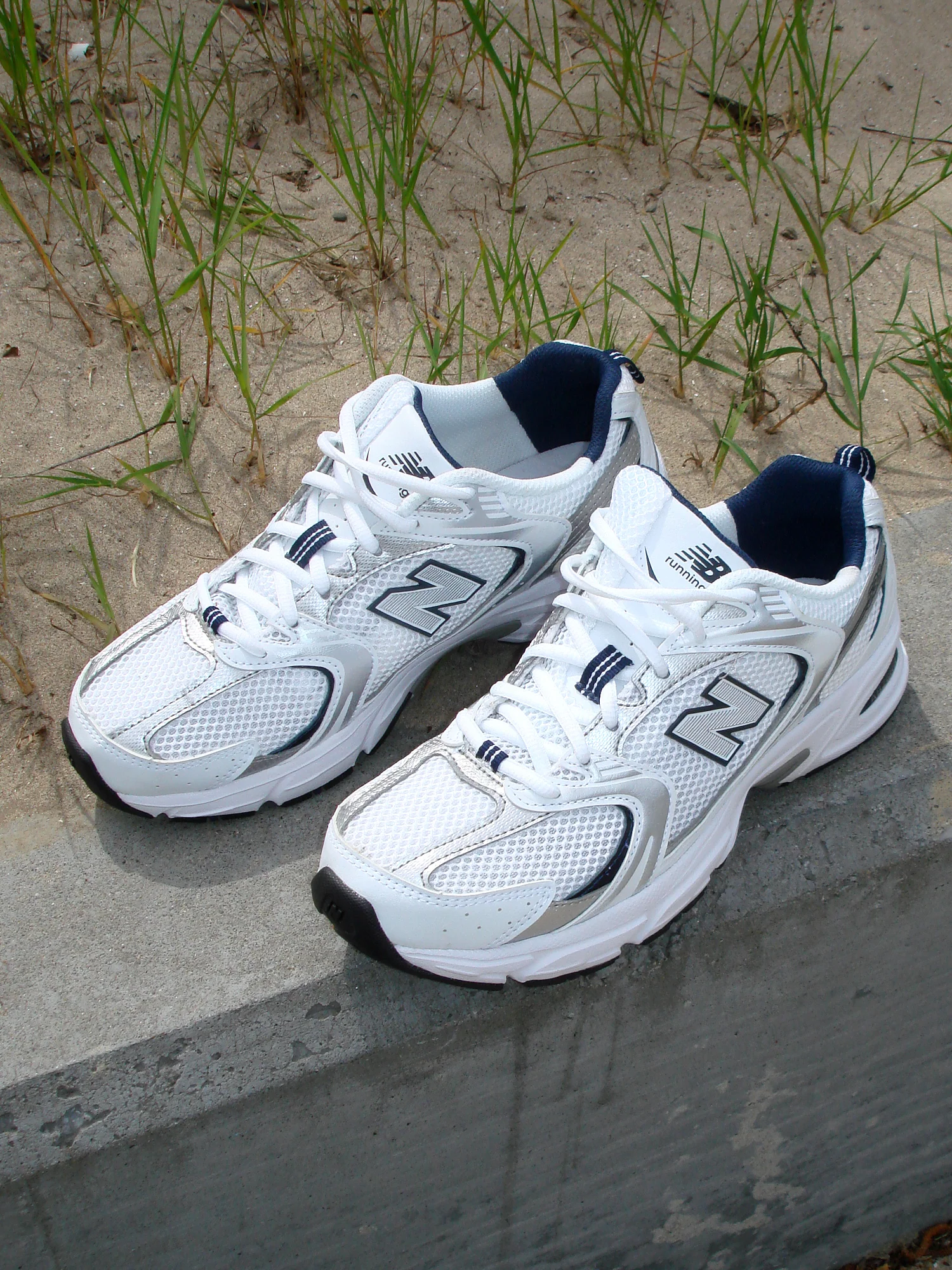 NMWOMENS NEW BALANCE 530 SNEAKER