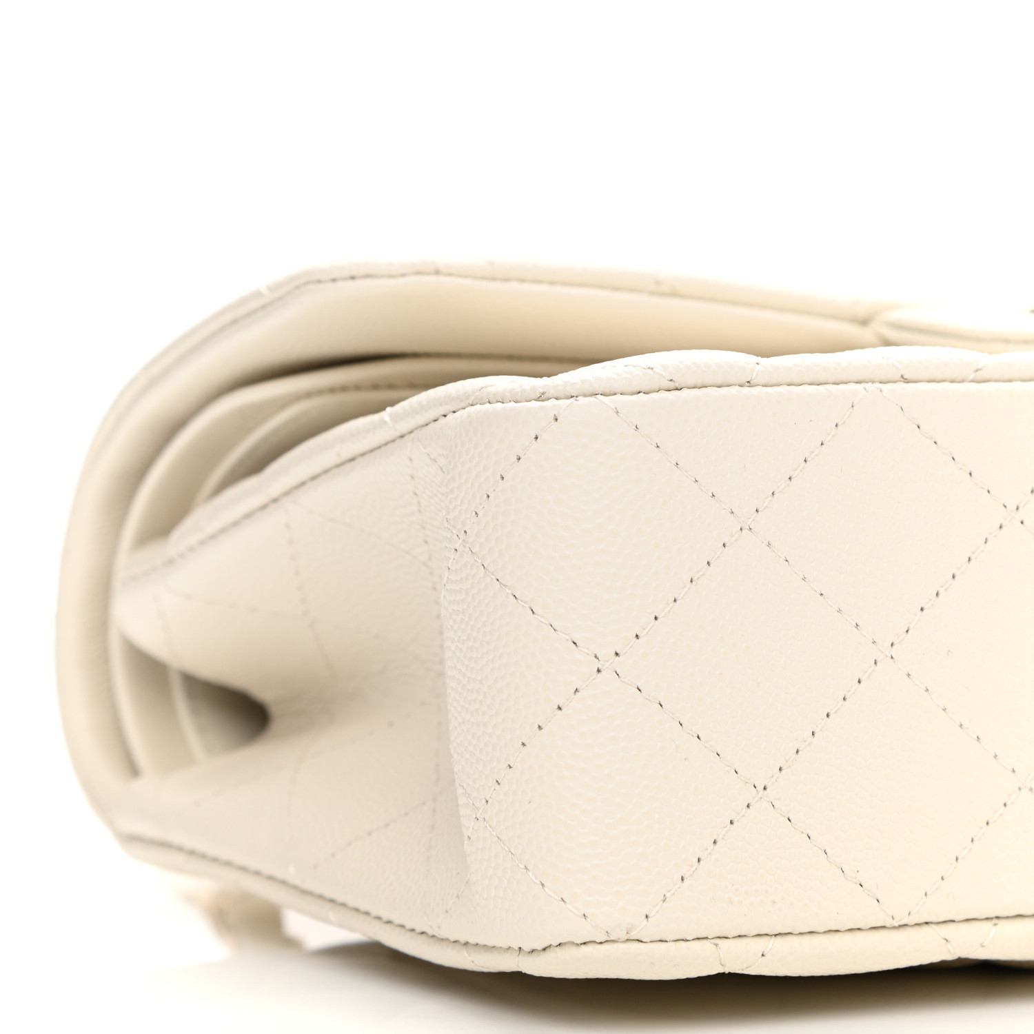 NMCaviar quilted Medium Double clamshell off-white