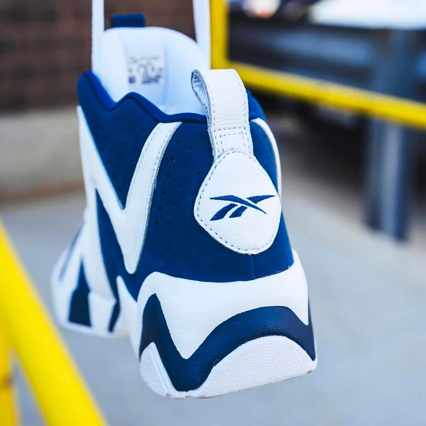 NMReebok Men's Kamikaze II Basketball Shoes - Ftwr White / Batik Blue