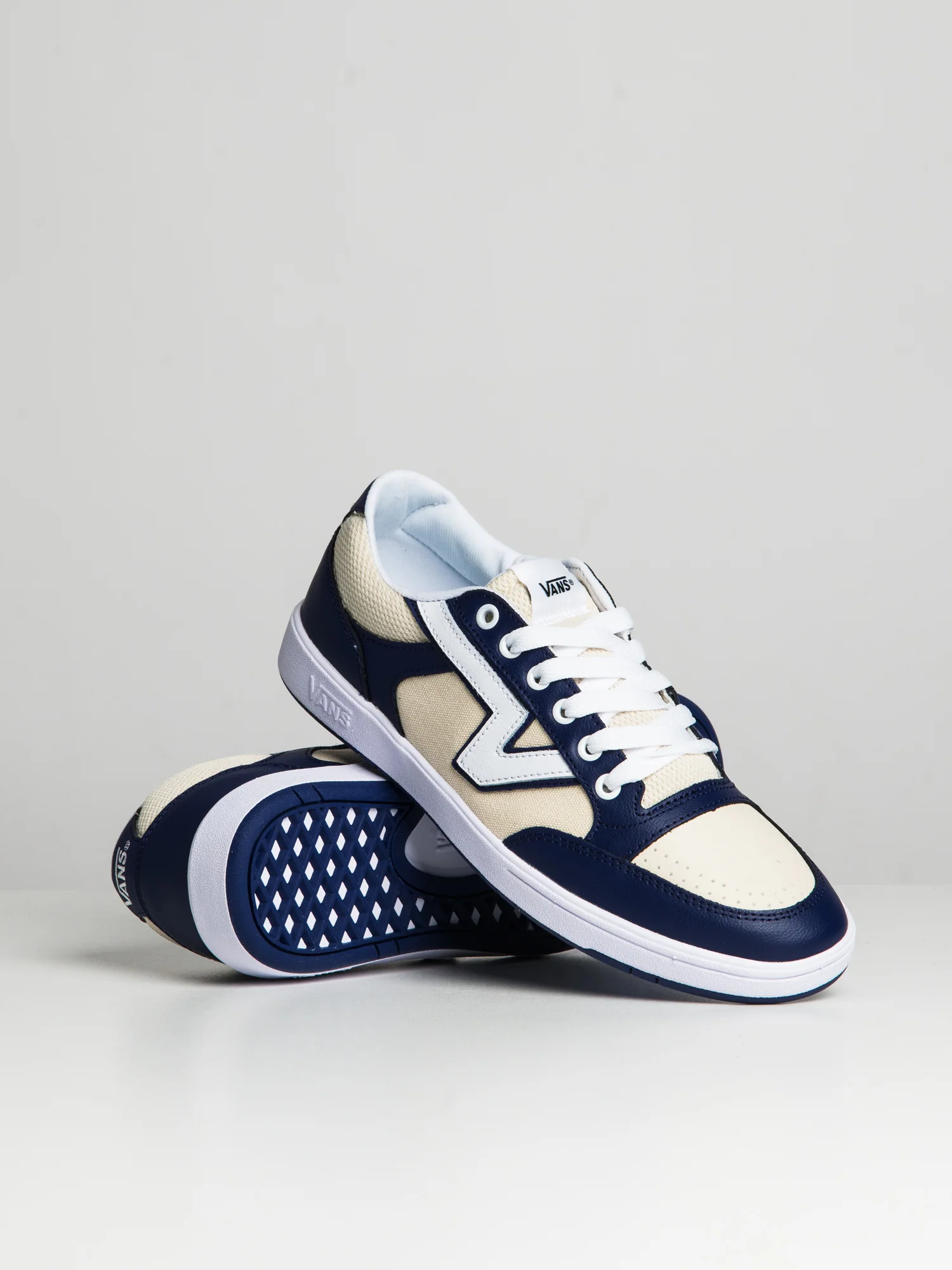 NMMENS VANS LOWLAND CC