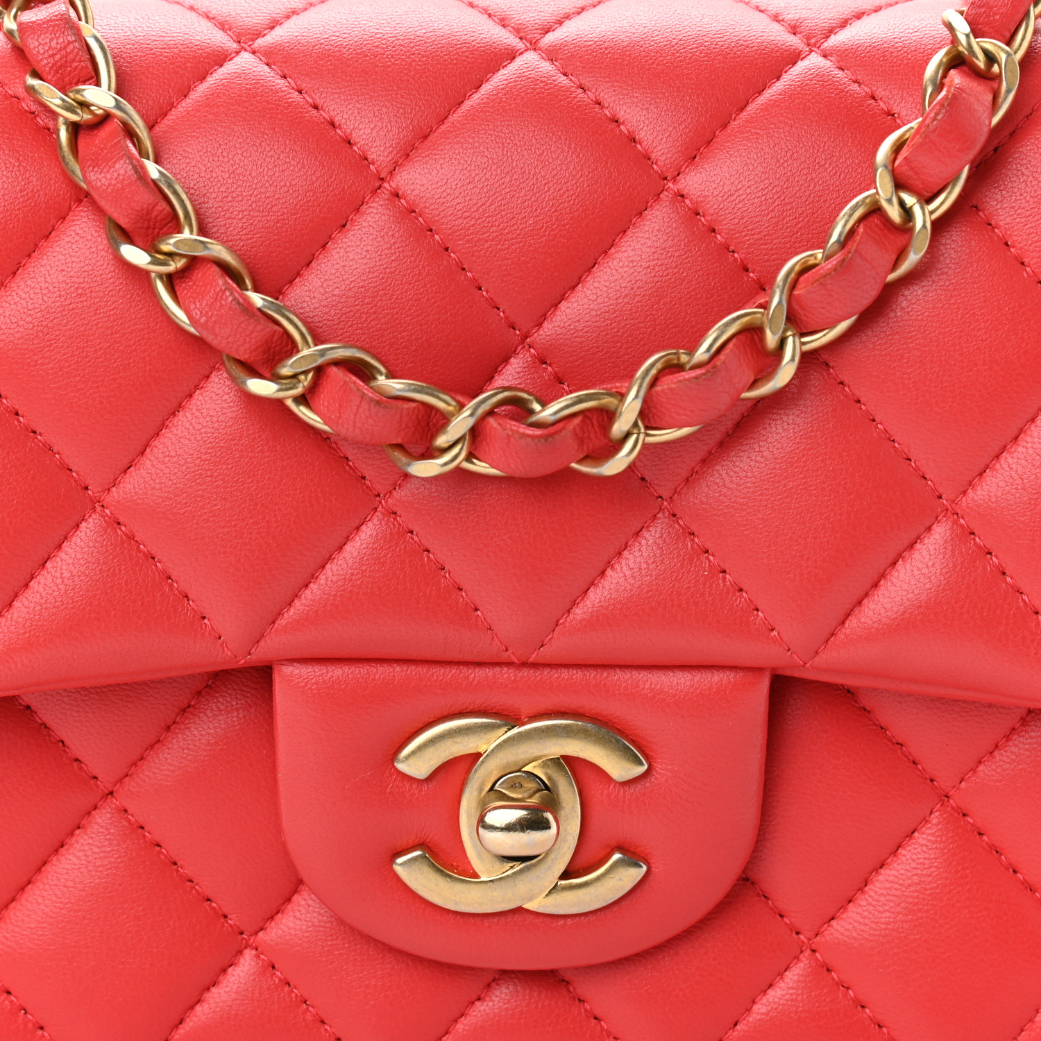 NMLambskin Quilted Mini Rectangular Flap Red