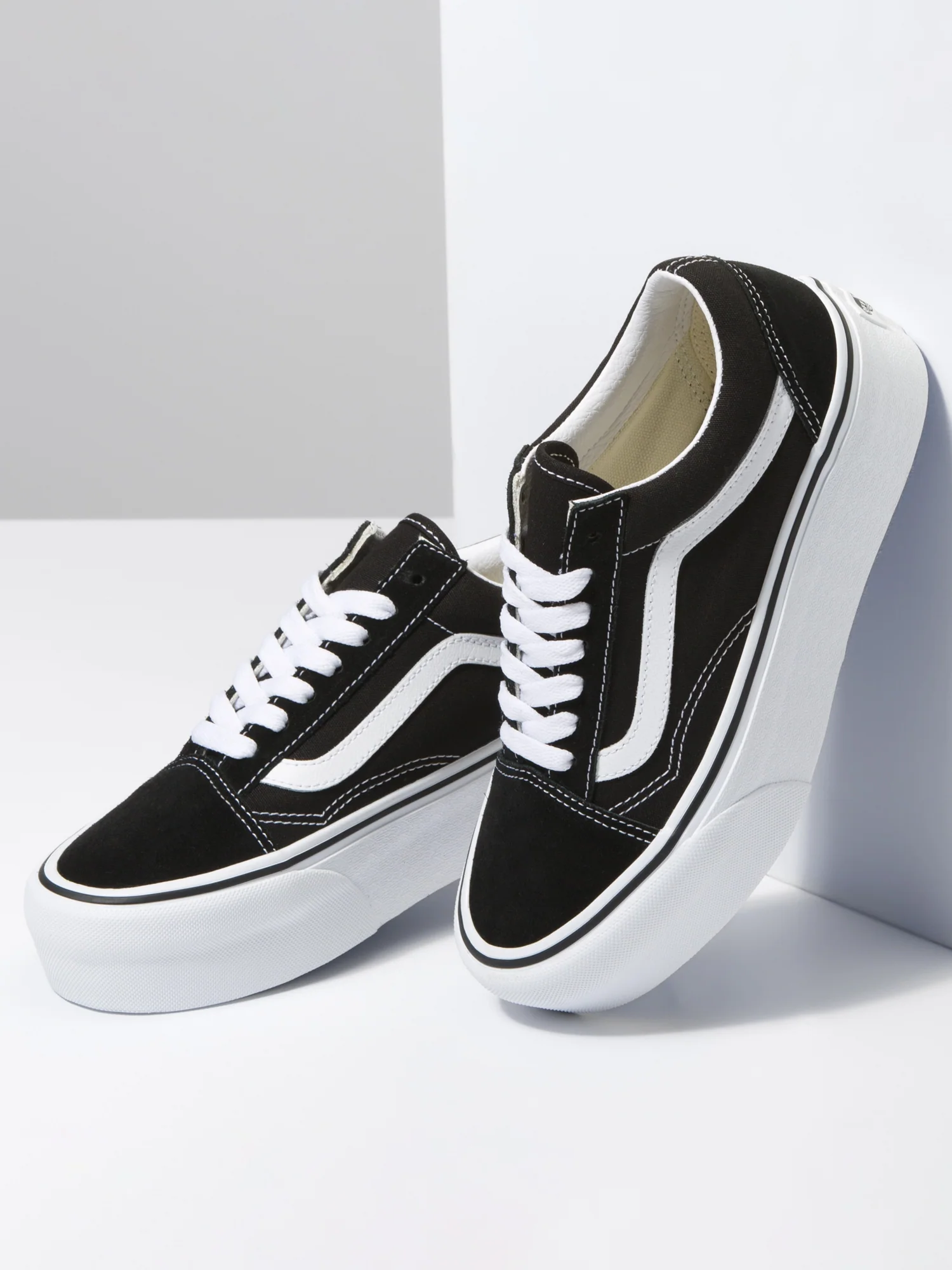 NMWOMENS VANS OLD SKOOL STACKFORM SNEAKER