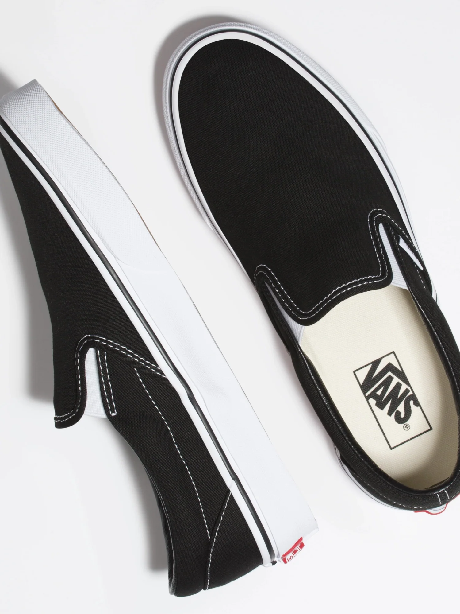 NMMENS VANS CLASSIC SLIP-ON BLACK CANVAS SHOES