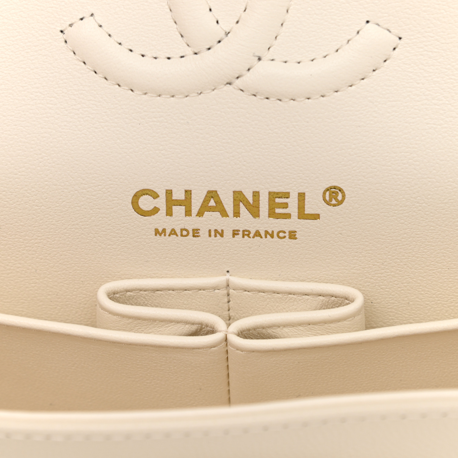 NMCaviar quilted Medium Double clamshell off-white